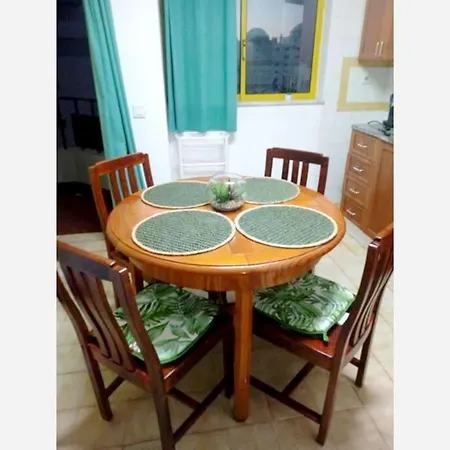 Lejlighed One Bedroom At 300 M Away From The Beach With View Furnished Balcony And Wifi